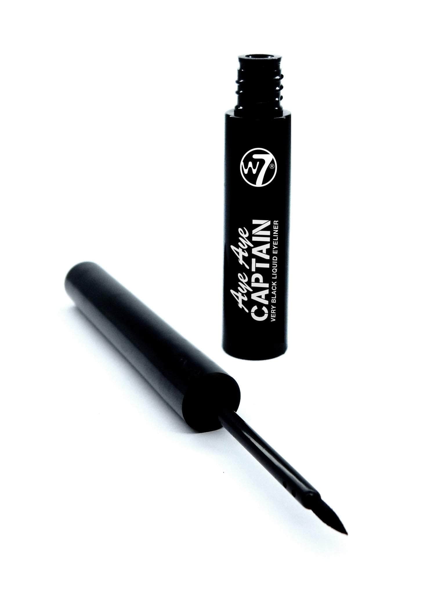 Black liquid outlet eyeliner